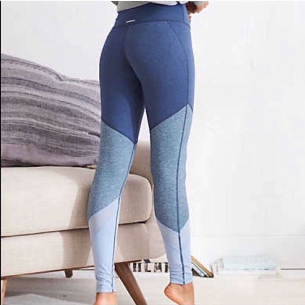 Aerie Chill Play Move Leggings Color block Blue size XS NWOT